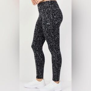 Nike Lotus Epic Running Tights 26” Black Grey Cheetah Leopard Reflective Size XS